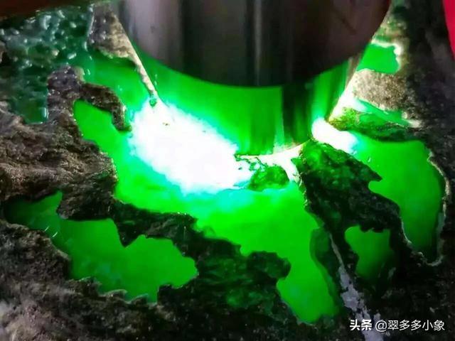 软玉和硬玉的区别,软玉与硬玉有什么差别？那种好？