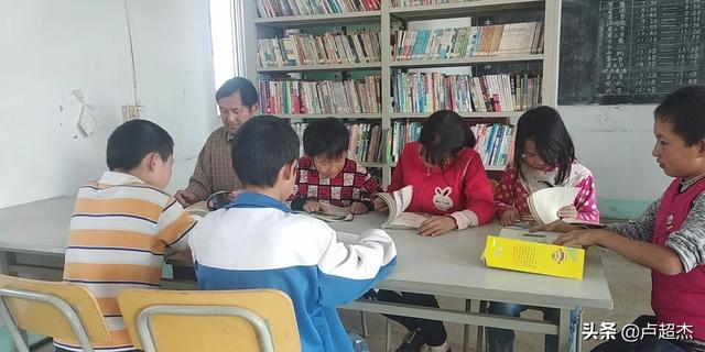 三道眉草鹀大叫视频:陪孩子写作业的时候，家长如何才能不吼不怒？