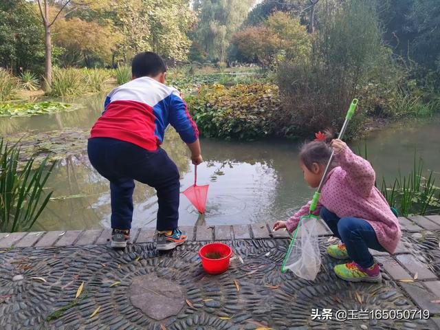 银川马拉松赛再次延期:在景区有陌生人请你帮忙拍照，你会答应还是拒绝？