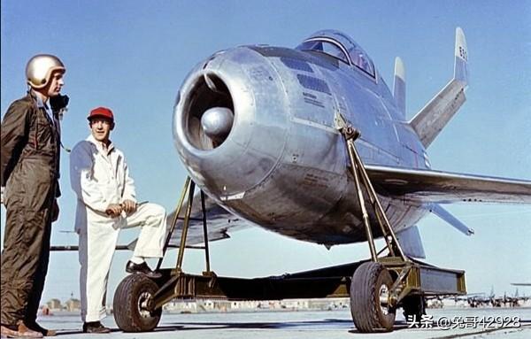 小飞机之谜，世界上最小最奇葩的战斗机，美国“XF85”到底是怎么样的存在