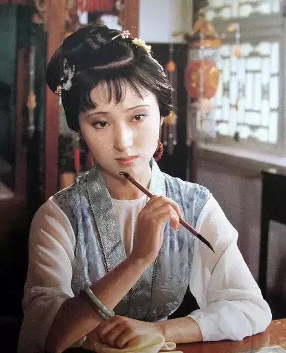 近亲家族下载:《红楼梦》为什么要宣扬近亲结婚？古代没有禁止吗？