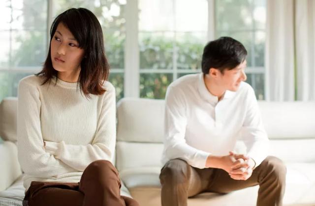 云朵真正的老公是谁:刀郎和云朵真的只是师徒关系吗
