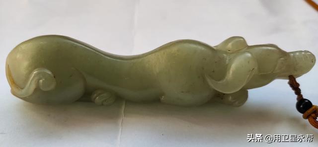 玉石的图片,戴了三年的玉，辛苦品鉴一下价值是多少？