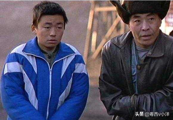 释小龙开豪车:近日演员王宝强女友素颜现身上热搜，你怎样评价王宝强的电影