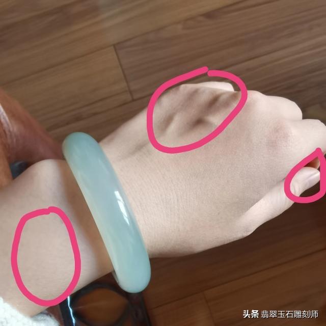 真的玉镯一般多少钱,这个手镯现在大约值多少钱？