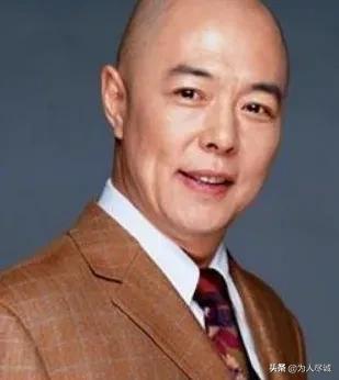 有哪些演技不好,但因为年纪大被称为老戏骨的演员？