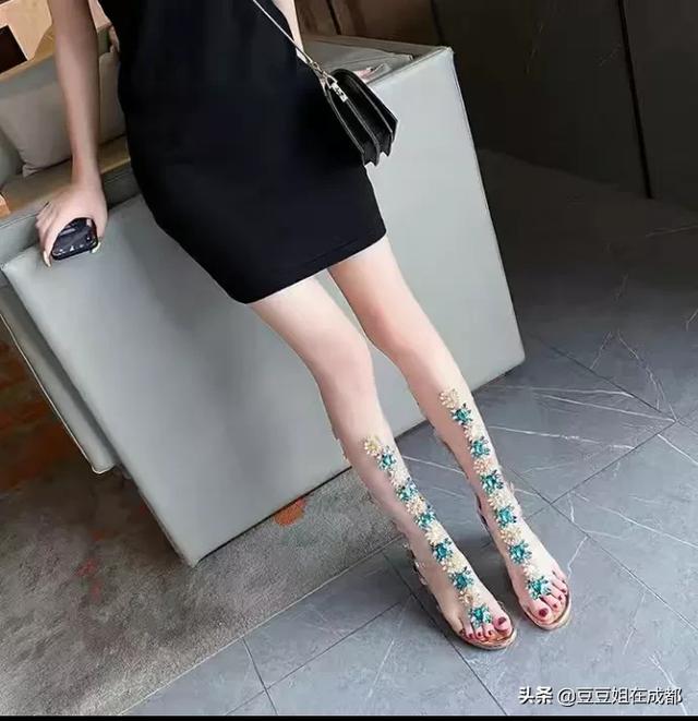 卖鞋怎么发<a href=https://maguai.com/list/256-0-0.html target=_blank class=infotextkey><a href=https://maguai.com/list/256-0-0.html target=_blank class=infotextkey>朋友圈</a></a>有吸引力:新手地摊卖断码鞋，怎么做？