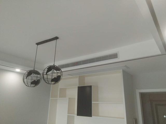 客厅柜式空调好还是挂的好，客厅装挂式空调还是柜式空调