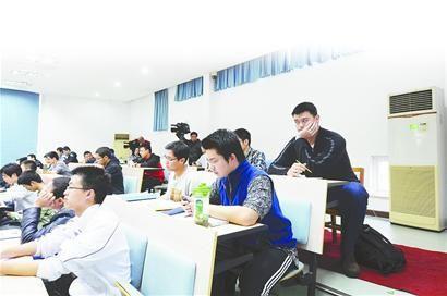 为何现役运动员孙杨已经成为博士，而姚明本科毕业却花了七年时间？