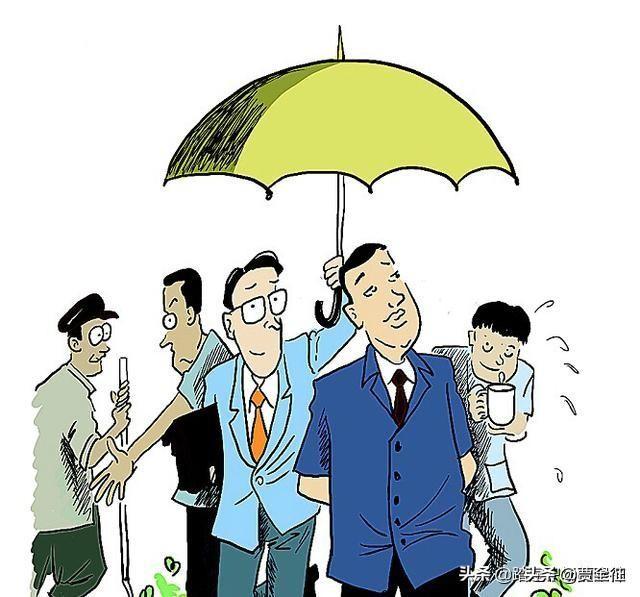 为什么领导在大领导面是前背手,在小领导面前是后背手?-生活百科