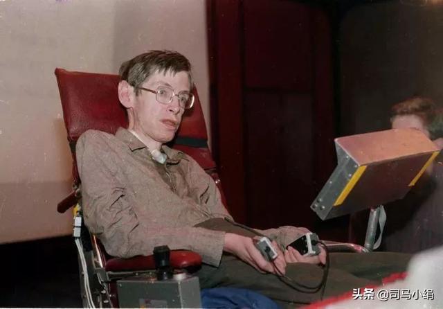 霍金怎么说话:霍金做过哪些贡献，你们怎么看