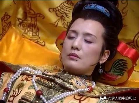 《康熙王朝》中容妃是康熙最喜欢的妃子，为什么会被康熙送入宗人府，后来又杀死所有看见她刷马桶的人？插图6