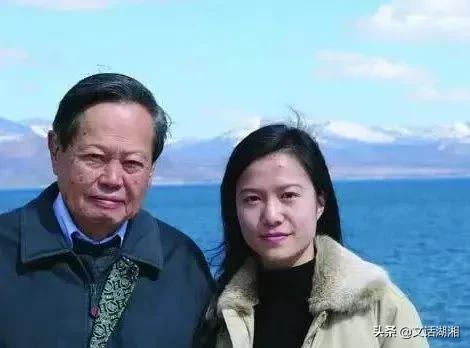 69岁张纪中再当爸:张纪中、刘诗昆再当爹，老少配自古有，为何在现代社会招人恨