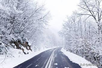 一场雪刷爆<a href=https://maguai.com/list/256-0-0.html target=_blank class=infotextkey><a href=https://maguai.com/list/256-0-0.html target=_blank class=infotextkey>朋友圈</a></a>，有哪些描述雪的古诗词