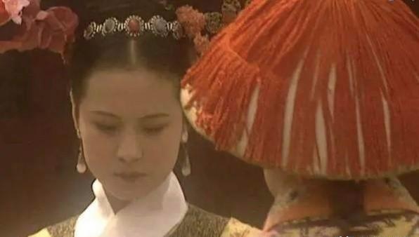 摇篮曲黑鸭子:雍正王朝中郑春华跟太子私会被抓，她为什么突然唱了首摇篮曲？