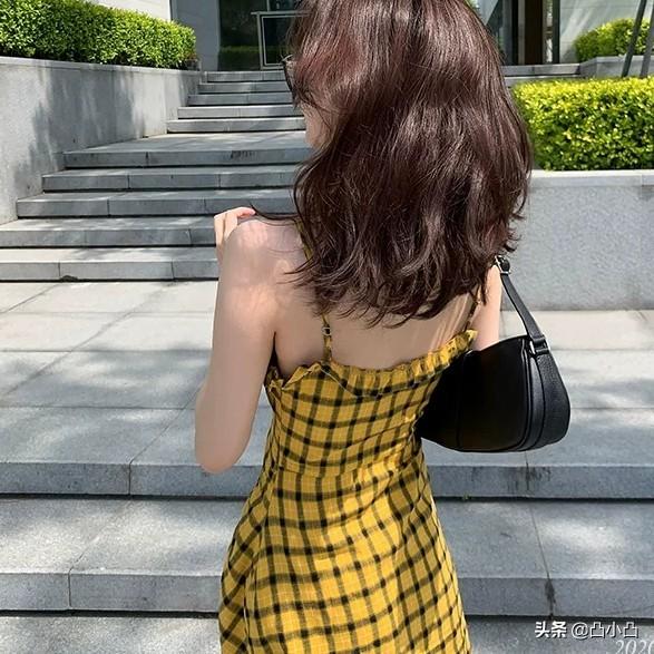 泫雅小短裙事件图片:淘宝上有哪些纯欲系的吊带裙？