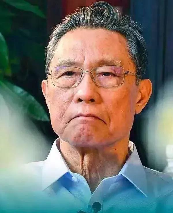 钟南山院士相当于什么级别,他和袁隆平谁的级别高？