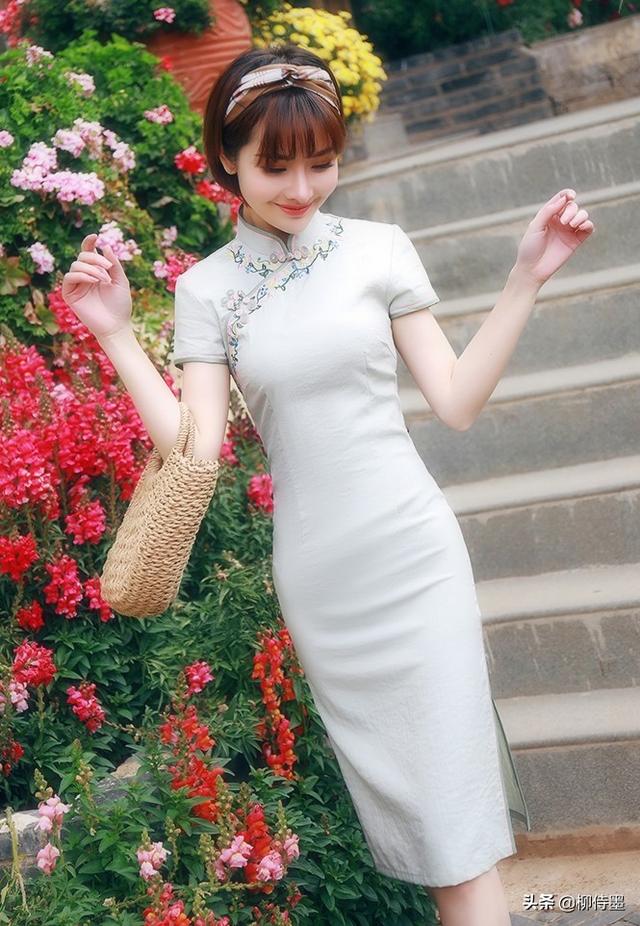 白海风:初夏户外拍人像，模特穿白裙子出镜，怎么拍出不同风格人像？