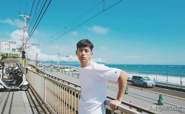 金在中快乐大本营:李现早年上《快乐大本营》，谁还记得何炅怎么介绍他的？