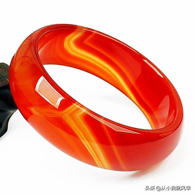 七号老坑碧玉值得买吗,70后适合买什么样的手镯？