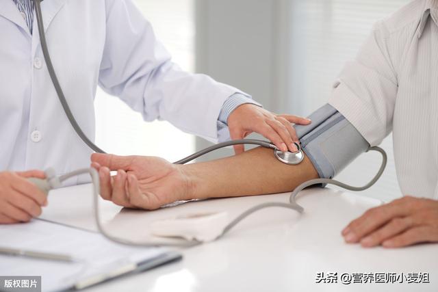 用电子血压计测试血压，测左侧还是右侧最准确？