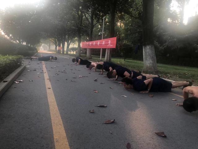 千金怡怡:你周围有远嫁外国黑人的吗？最后结果怎么样？
