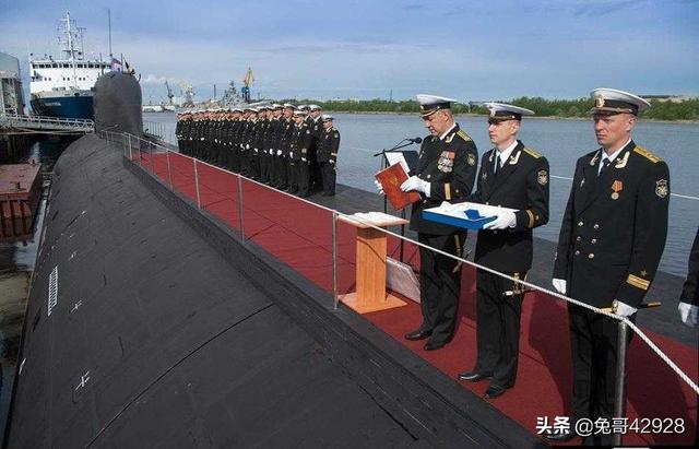顾晴菲和海陆的图片:看了竖版地图，原来美国在中国的北边，有没有颠覆三观？
