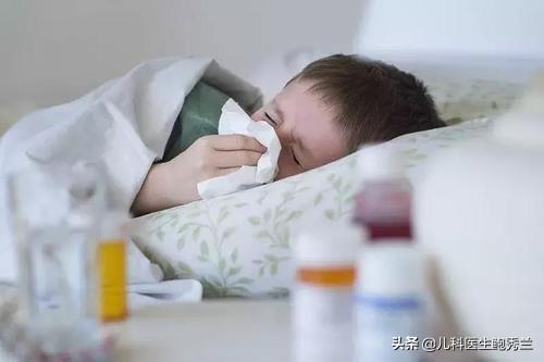 感冒鼻涕发黄是什么原因引起的:感冒不同阶段流的鼻涕为什么颜色不一样，黄色的鼻涕是什么原因？