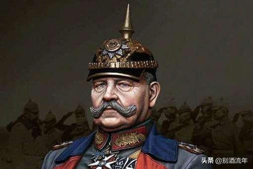 希特勒简介:历史上二战时期卓别林塑造的形象为什么和希特勒那么像？