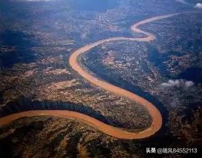 《浪淘沙》是怎样写出黄河的雄伟气势的？