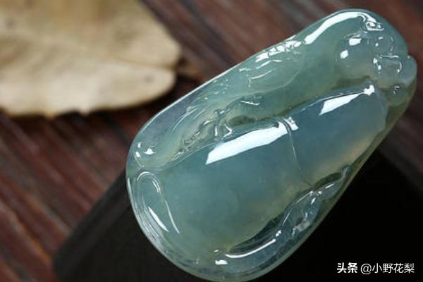 玉石吊坠各种图案寓意,玉器挂件玉兰花是什么意思？