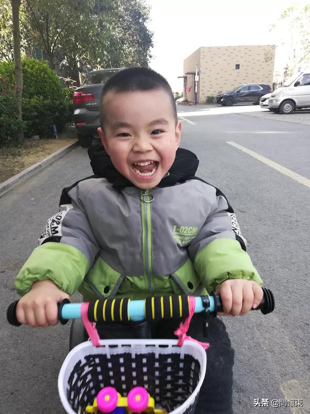 权旻雅:在古代，皇帝洗澡的时候，是宫女伺候还是太监伺候