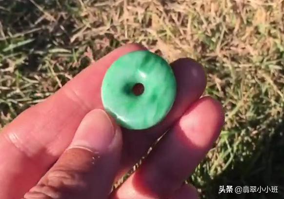 翡翠的种和水的图解,买翡翠，应该以种水为主，还是以颜色为主？