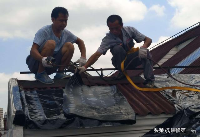 顶楼和二楼哪个好脱手,小高层二楼和顶楼哪个好一点？