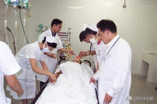 全国众筹为其移植双肺健康出院，现在的中国，有多少家庭能为父母生病马上拿出二十万看病的