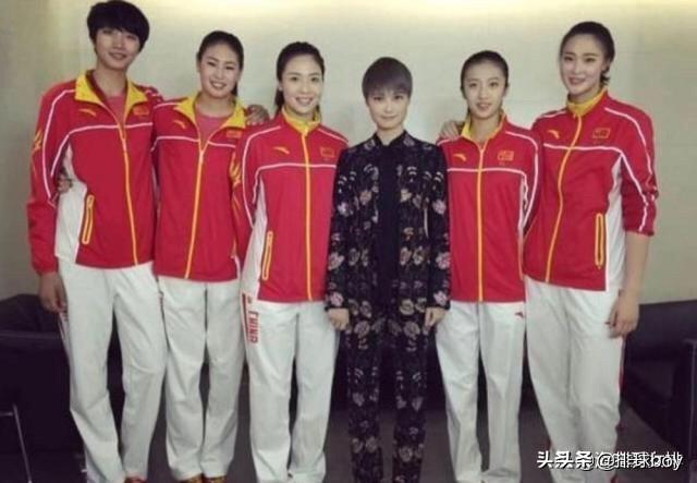 李宇春女排造型惹争议,有球迷说她蹭中国女排热度,有人说李宇春不需要蹭,你怎么看？