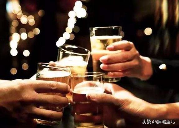 喝酒发朋友圈微:朋友圈发喝酒的话语有什么？