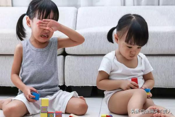 小孩攻击行为:如何改变孩子之间发生争抢东西就咬人或是掐人的行为？