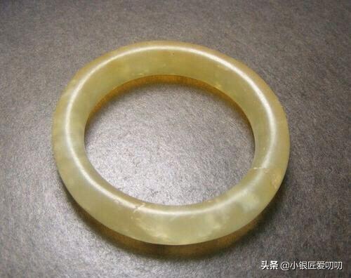 玉手镯图片大全,请问这个玉手镯怎么样，是不是正品？