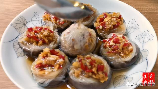 香菇怎么炒好吃又简单，香菇和蒜蓉粉丝怎么做才好吃，炒着吃吗