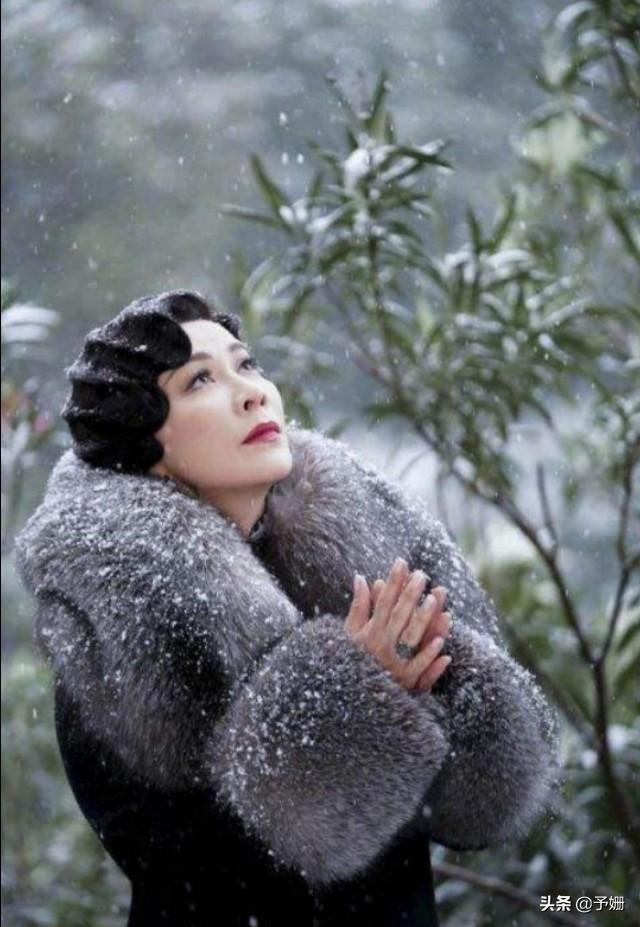 为什么世界上最耐寒的动物是女人:为什么人类冬天需要穿厚厚的衣服御寒，而动物则不需要？