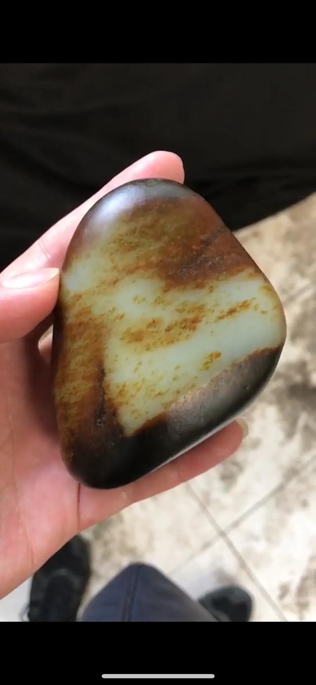 手镯 贵妃 正圈 圆条,雕一个玉镯需多少斤的料？注意什么？