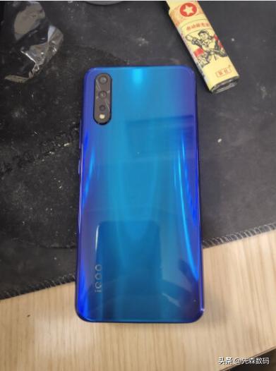 学生党,1500入手什么手机好呢？