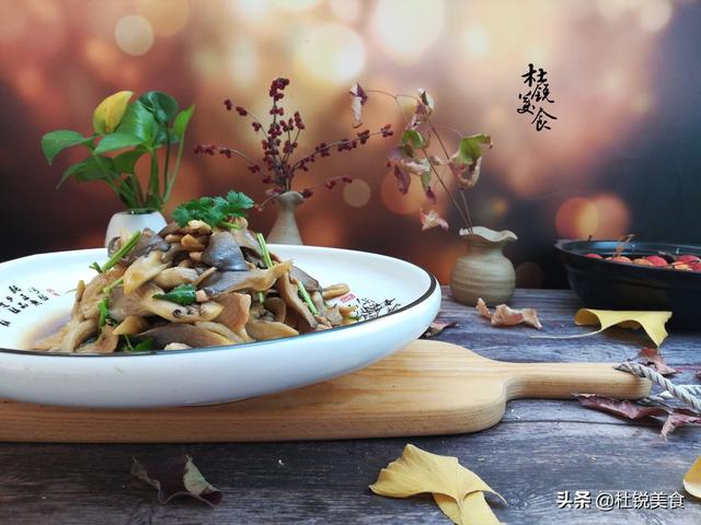 蘑菇营养丰富,可以制作多种菜肴,能推荐几种家常菜的做法吗？