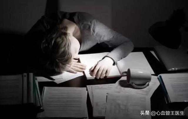 一代女王综艺节目高以翔视频:台湾艺人高以翔猝死，作为职场人，你有什么感想？