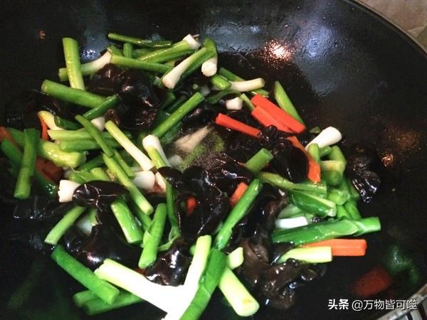 黑木耳怎么做又香又爽口，木耳可以做哪些汤汁浓厚下菜下饭的菜？