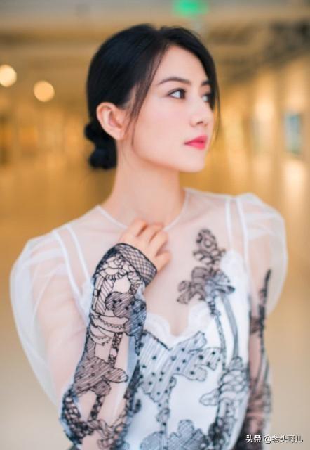 刘亦菲素颜照:Angelababy和刘亦菲，谁才是娱乐圈第一美女？
