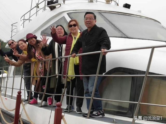 住那儿网客户端下载:老年人外出旅游住民宿还是选择住酒店？