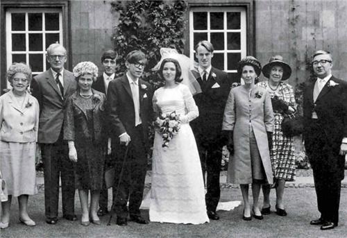 美国五星上将麦克阿瑟是怎样被解职的？为什么？插图35