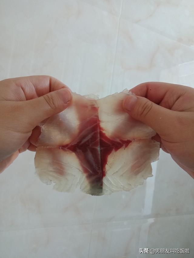 小鱼吃吃吃:水煮鱼怎么做，鱼才不会糊？